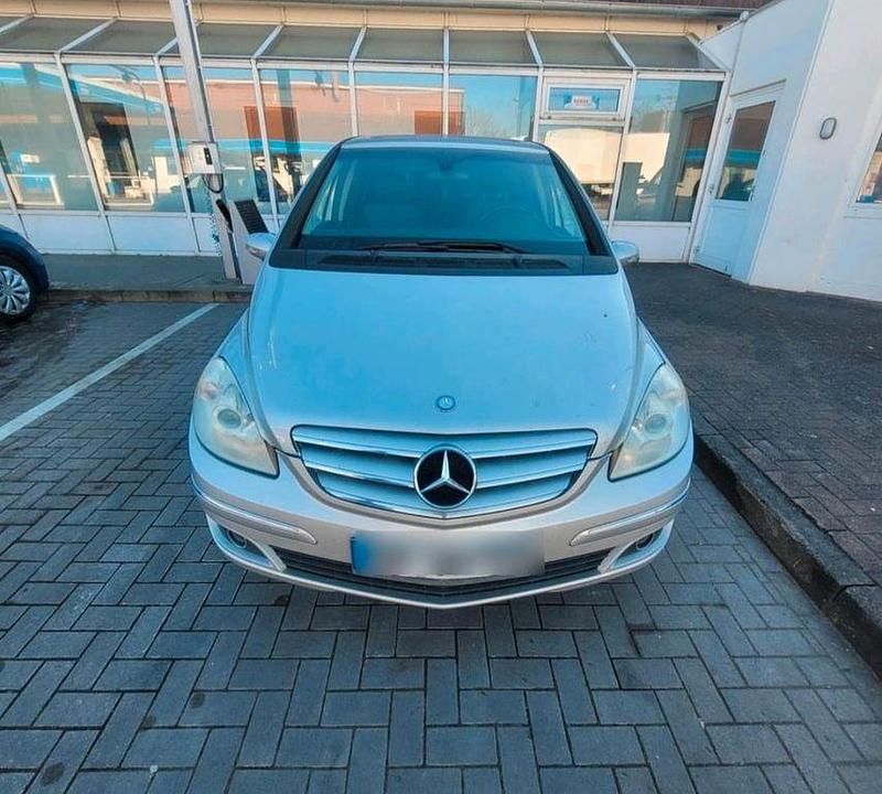 Gebraucht Mercedes B200 140 PS (102 kW) 2007 Silber Van / Kleinbus