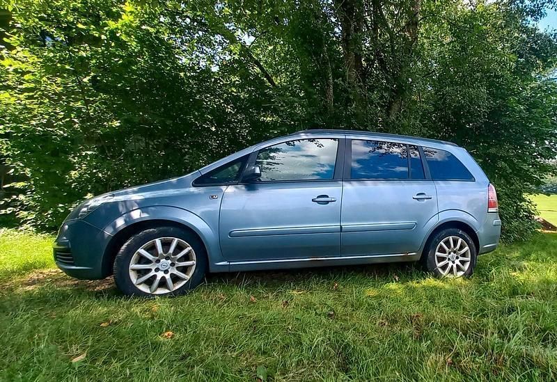 Silber Gebraucht 2006 Opel Zafira Van / Kleinbus | 1.650 € (Guter Preis) - Bild 1/4