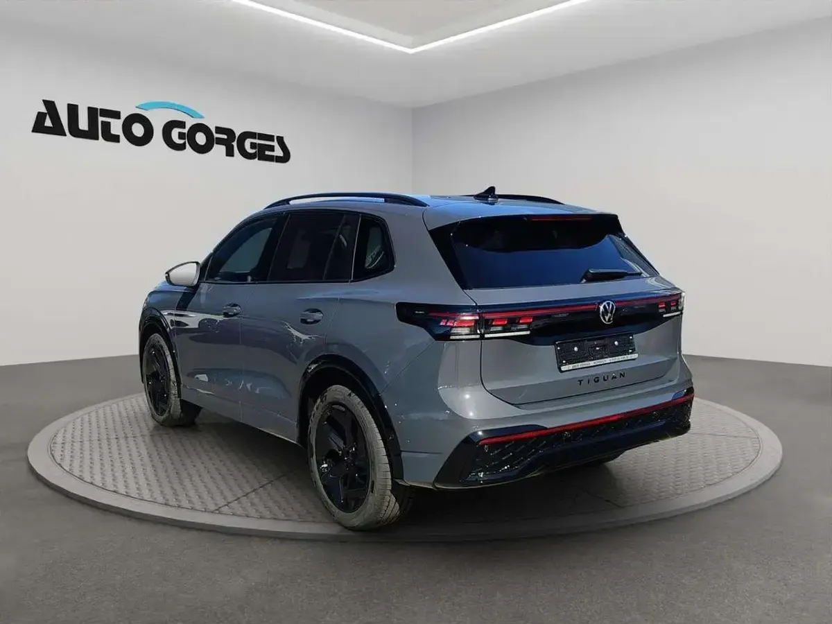 Neu VW Tiguan Style 150 PS (110 kW) 2026 Delfingrau metallic SUV