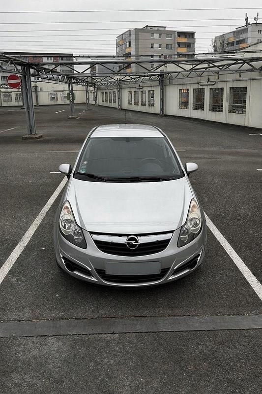 Gebraucht Opel Corsa Selection 87 PS (63 kW) 2011 Silber Kleinwagen