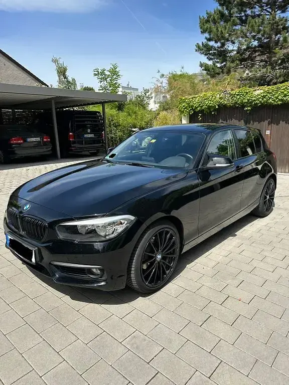 Gebraucht BMW 116 Advantage 109 PS (80 kW) 2016 Schwarz Kleinwagen