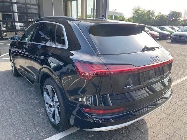 Gebraucht Audi e-tron Advanced 300 kW (408 PS) 2019 Mythosschwarz metallic SUV