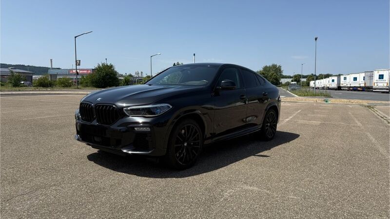Schwarz Gebraucht 2021 BMW X6 M50 Performance SUV | 63.900 € (Guter Preis) - Bild 1/4