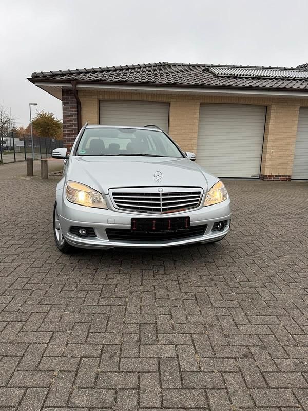 Silber Gebraucht 2009 Mercedes C200 Kombi | 7.650 € (Fairer Preis) - Bild 1/4