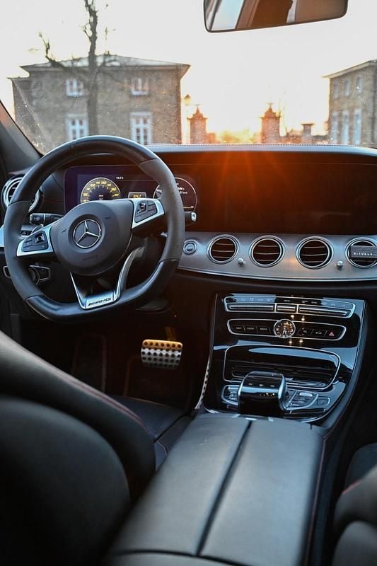 Gebraucht Mercedes E43 AMG AMG 400 PS (294 kW) 2017 Grau Limousine