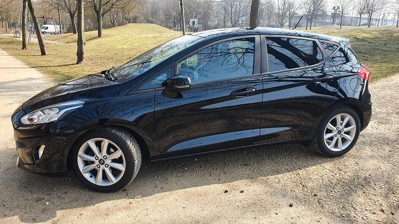 Gebraucht Ford Focus Cool & Connect 101 PS (74 kW) 2018 Schwarz Limousine