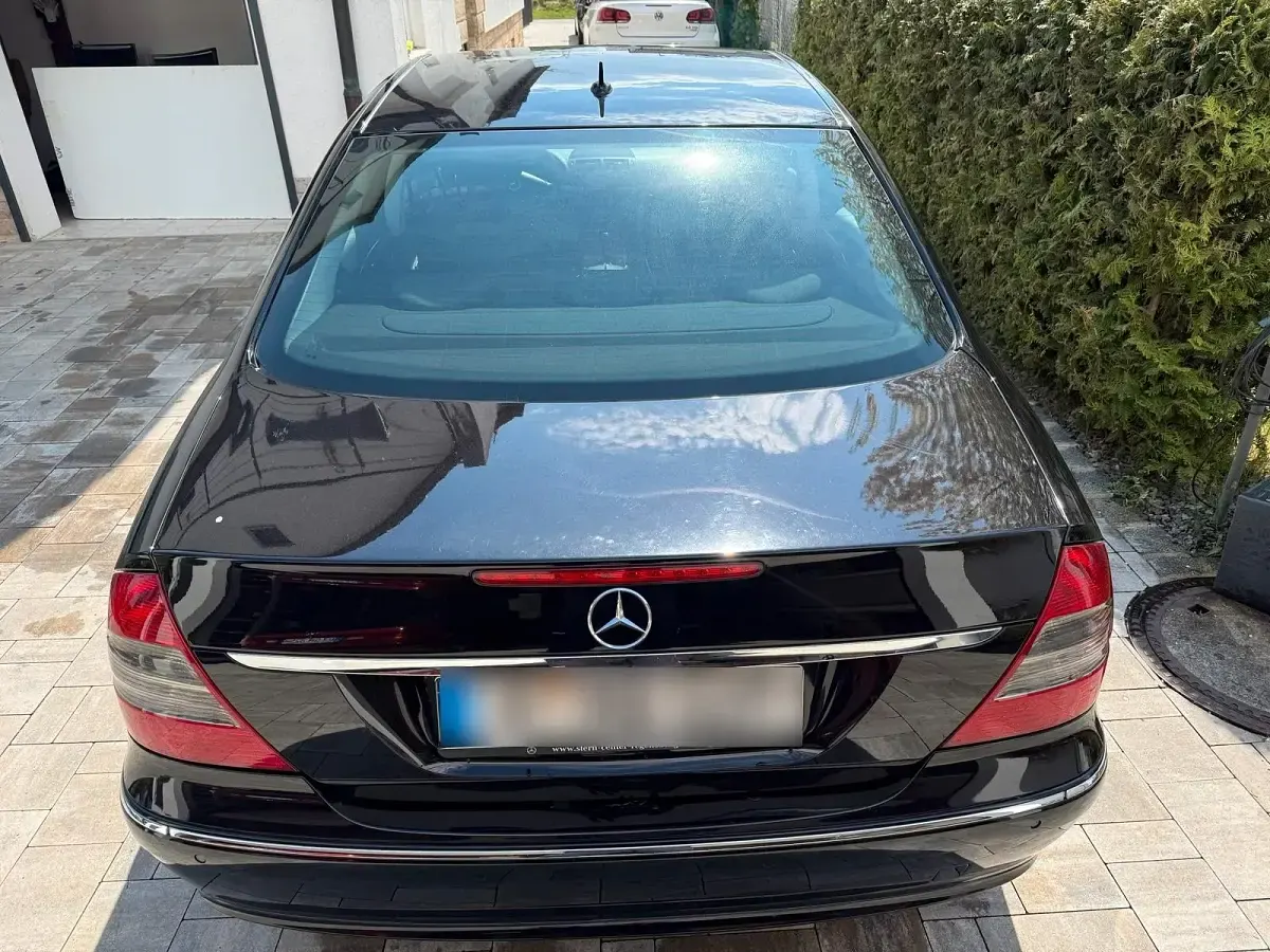 Gebraucht Mercedes E320 224 PS (164 kW) 2007 Schwarz Limousine