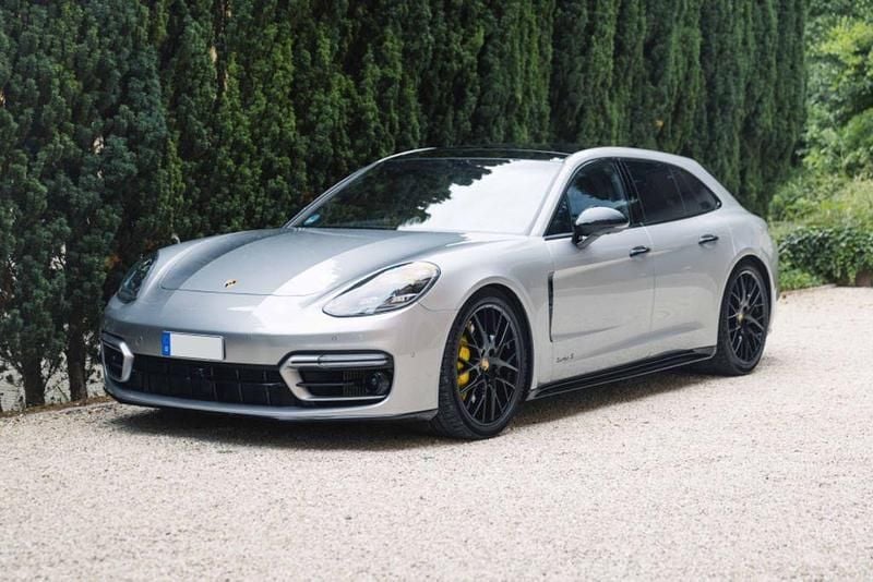 Silber Gebraucht 2021 Porsche Panamera Turbo S Sport Turismo Limousine | 132.900 € (Teuer) - Bild 1/4