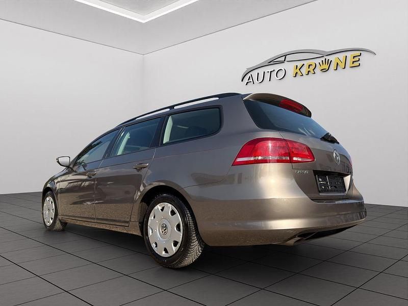 Gebraucht VW Passat 105 PS (77 kW) 2011 Braun Kombi