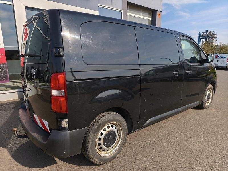 Gebraucht Peugeot Expert 150 PS (110 kW) 2019 Schwarz Van