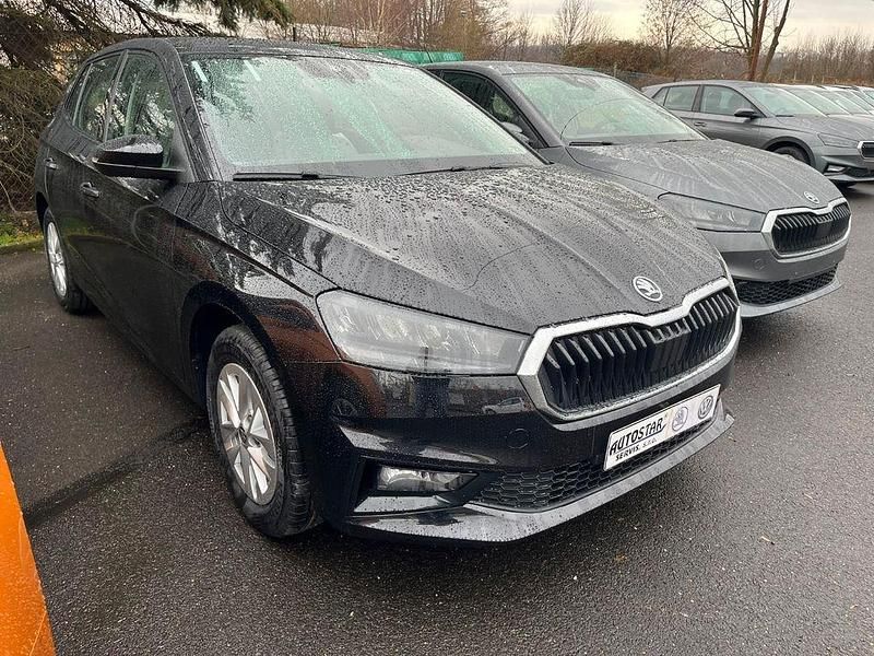 Grau Gebraucht 2024 Skoda Fabia Ambition Kleinwagen | 17.373 € (Superpreis) - Bild 1/4