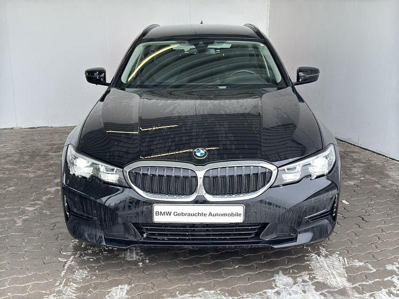 Gebraucht BMW 330e Advantage 292 PS (214 kW) 2021 Schwarz Kombi