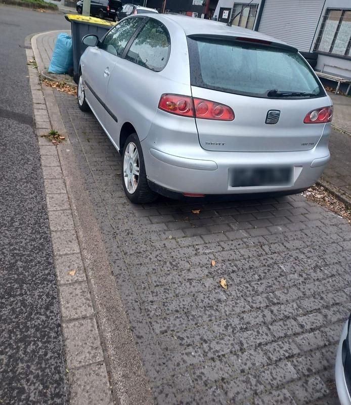 Silber Gebraucht 2002 Seat Ibiza | 1.300 € (Superpreis) - Bild 1/4