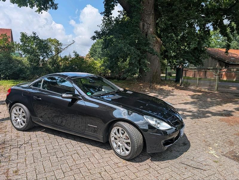 Schwarz Gebraucht 2005 Mercedes 190 Limousine | 8.900 € - Bild 1/4