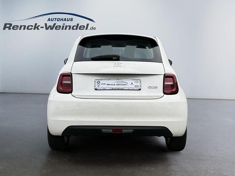Gebraucht Fiat 500e Icon 69 kW (95 PS) 2023 Weiss Kleinwagen