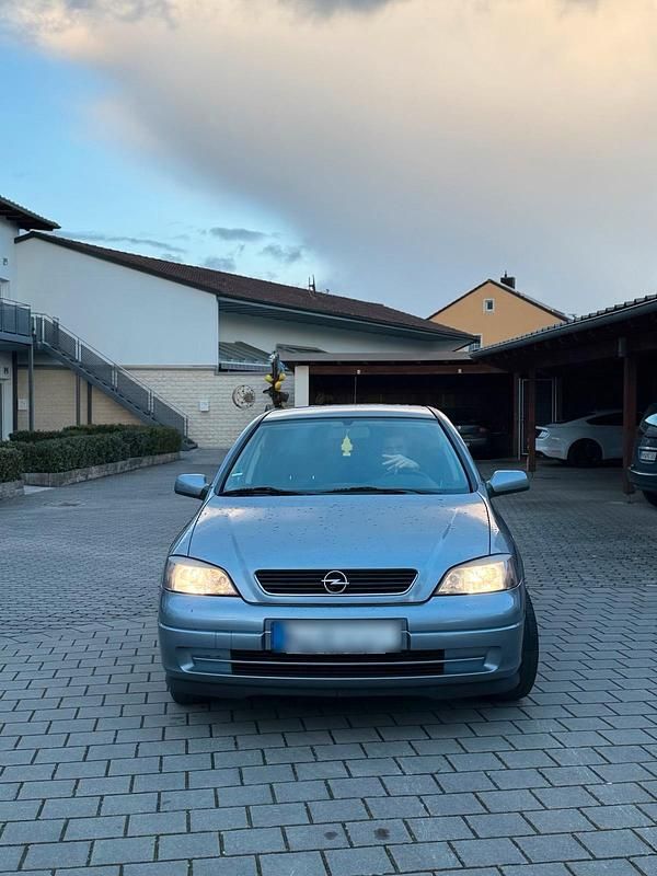 Usata Opel Astra 84 CV (61 kW) 2003 Andere farben Berlina