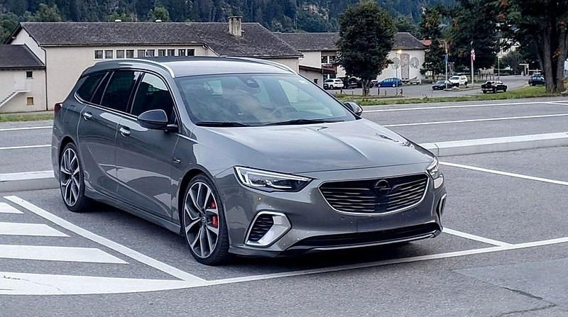 Grau Gebraucht 2019 Opel Insignia Kombi | 18.900 € (Etwas zu teuer) - Bild 1/4