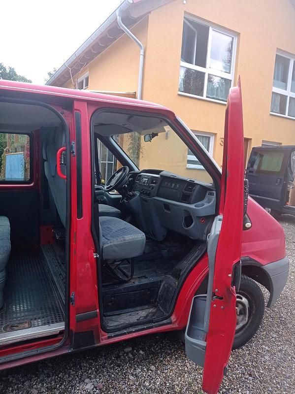 Rot Gebraucht 2009 Ford Tourneo Van / Kleinbus | 2.300 € - Bild 1/4