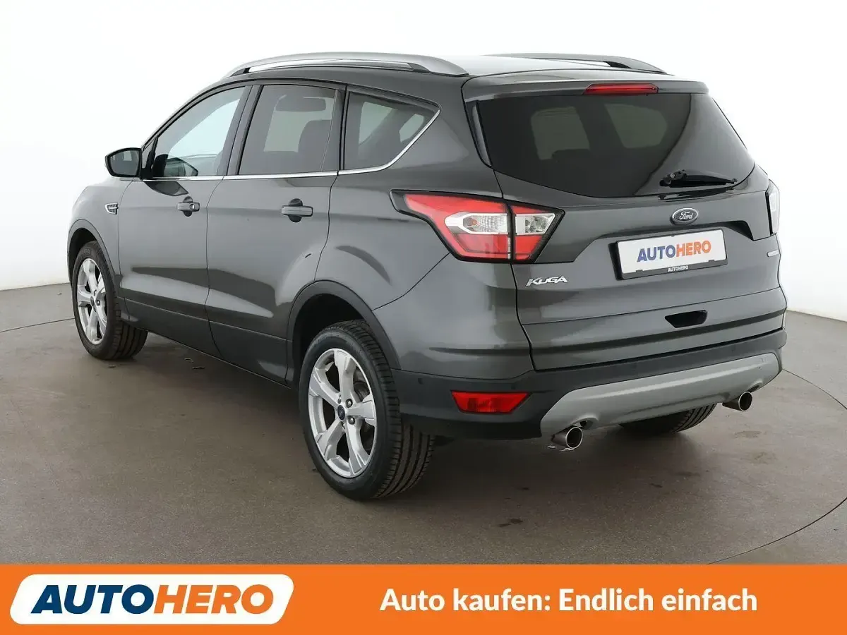 Gebraucht Ford Kuga Titanium 150 PS (110 kW) 2018 Grau SUV