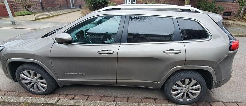 Gebraucht Jeep Cherokee Overland 200 PS (147 kW) 2017 Braun SUV