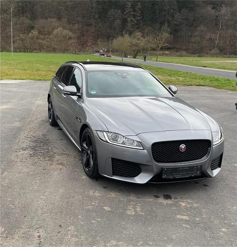 Gebraucht Jaguar XF Sportbrake Chequered Flag 179 PS (131 kW) 2019 Grau Kombi