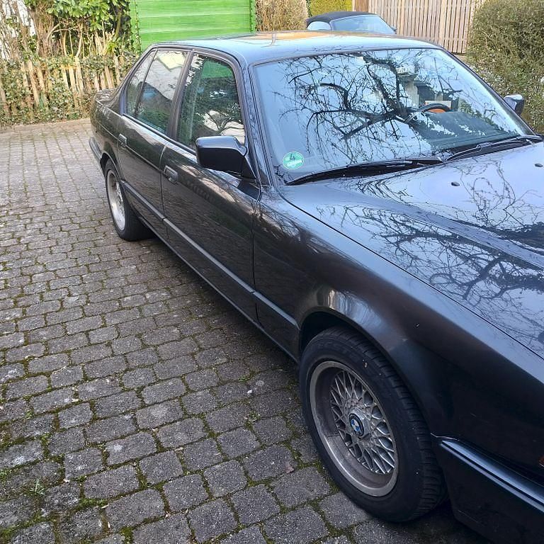 Gebraucht BMW 730 218 PS (160 kW) 1992 Schwarz Limousine
