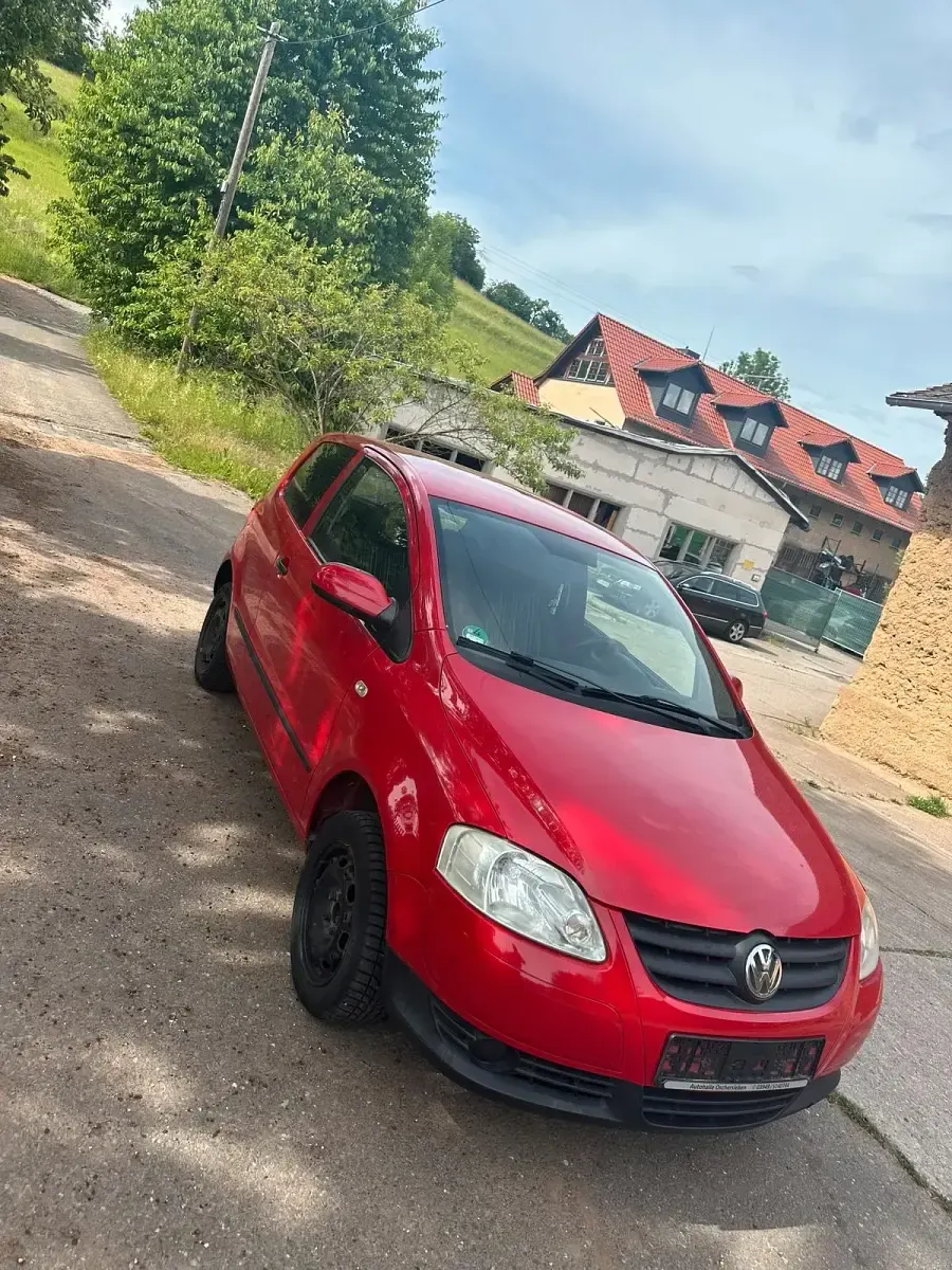 Gebraucht VW Fox 54 PS (39 kW) 2006 Rot Kleinwagen