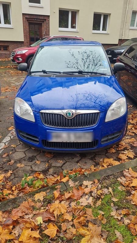 Blau Gebraucht 2010 Skoda Fabia Limousine | 3.200 € (Fairer Preis) - Bild 1/4