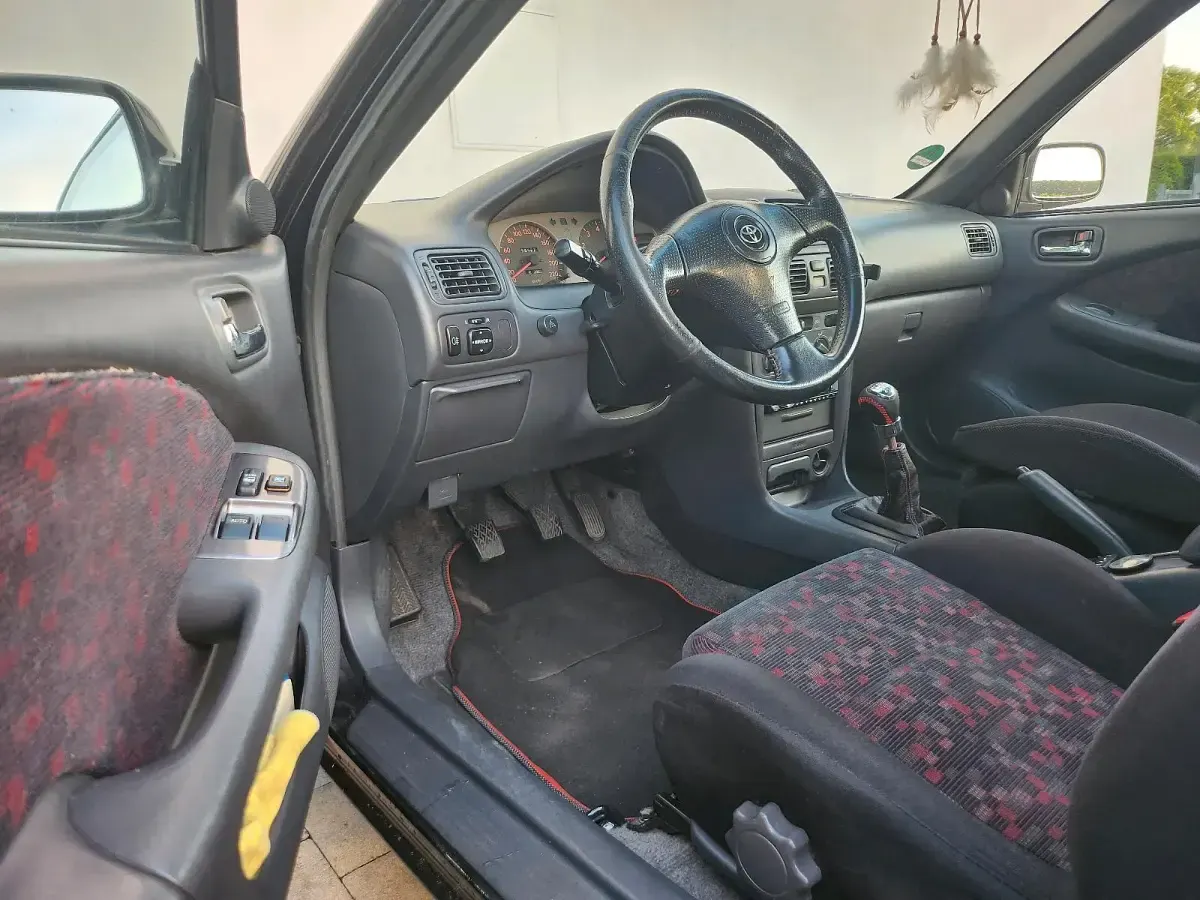 Gebraucht Toyota Corolla 110 PS (80 kW) 2000 Schwarz Kleinwagen