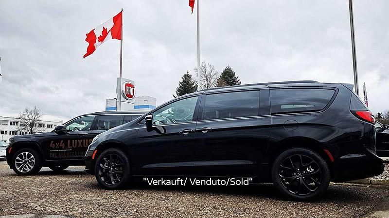 Neu Chrysler Pacifica Limited 291 PS (214 kW) 2025 Chrystal black Van / Kleinbus