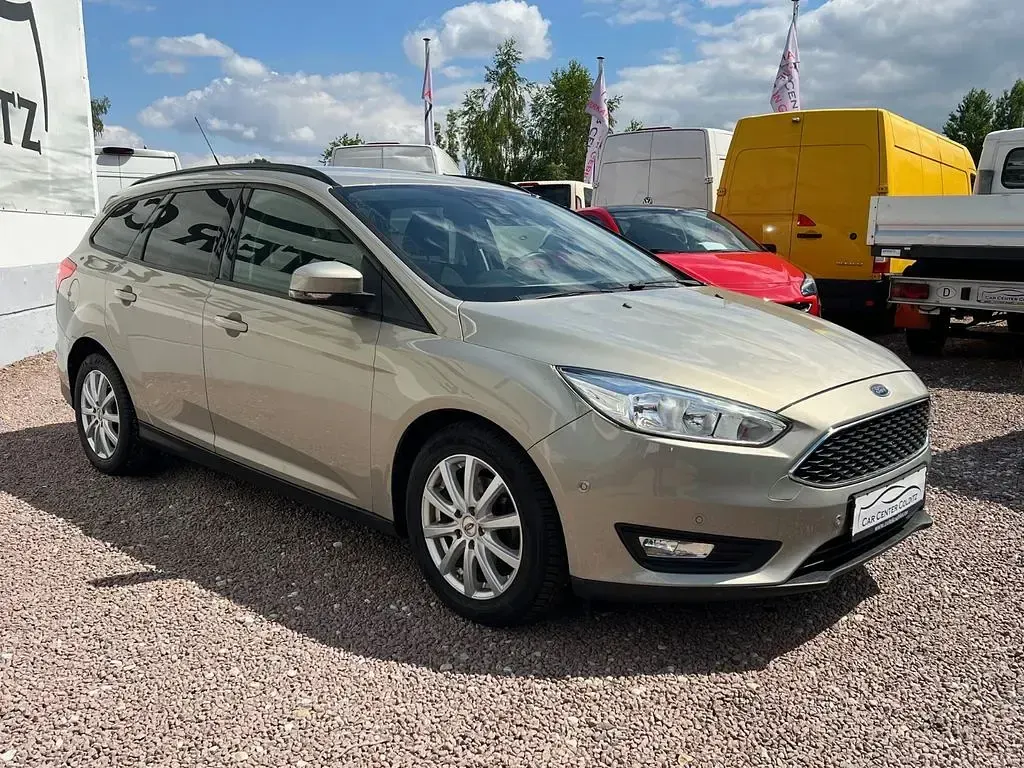 Gebraucht Ford Focus 125 PS (91 kW) 2015 Silber Limousine