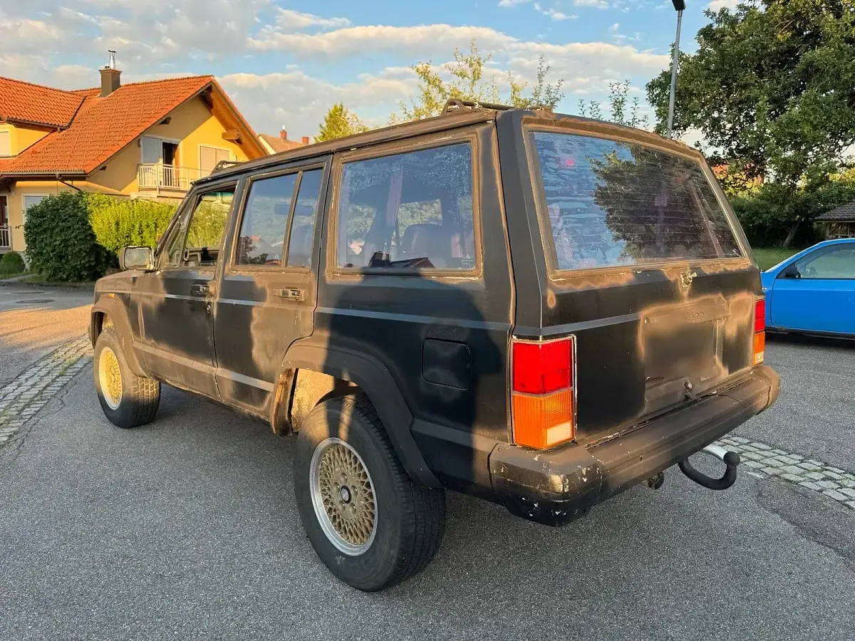 Gebraucht Jeep Cherokee Limited 171 PS (125 kW) 1989 Schwarz SUV