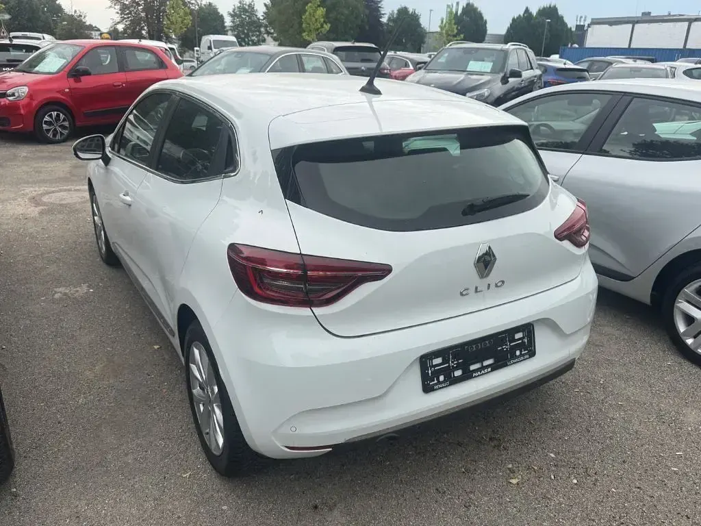 Gebraucht Renault Clio Techno 91 PS (66 kW) 2022 Weiß Kleinwagen