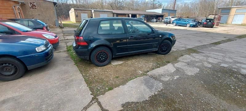 Gebraucht VW Golf IV 75 PS (55 kW) 2002 Schwarz Kleinwagen