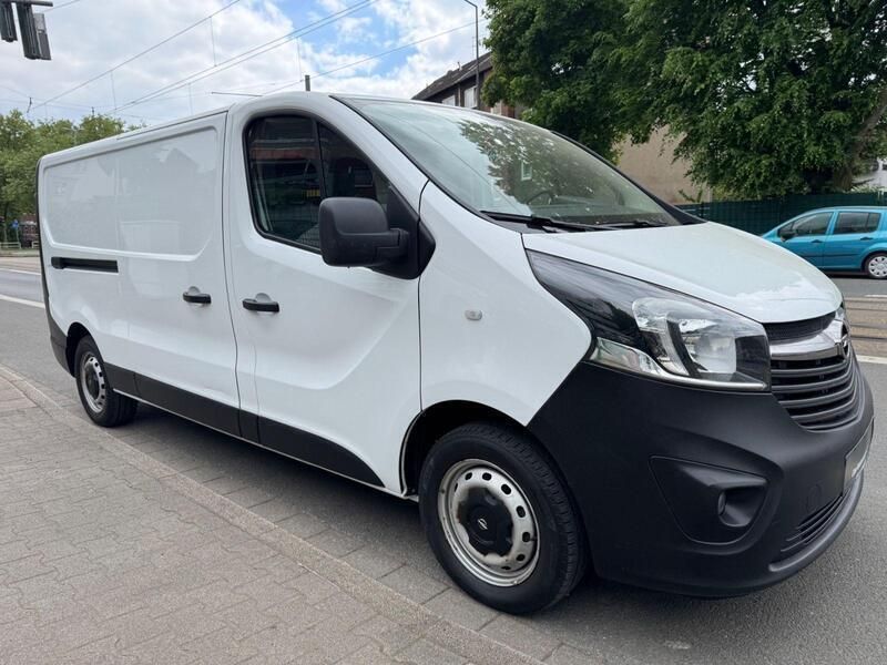 Gebraucht Opel Vivaro 145 PS (106 kW) 2018 Weiß Van / Kleinbus