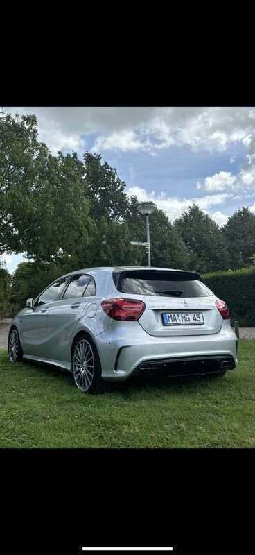 Grau Gebraucht 2018 Mercedes A45 AMG AMG Kleinwagen | 34.900 € (Etwas zu teuer) - Bild 1/4