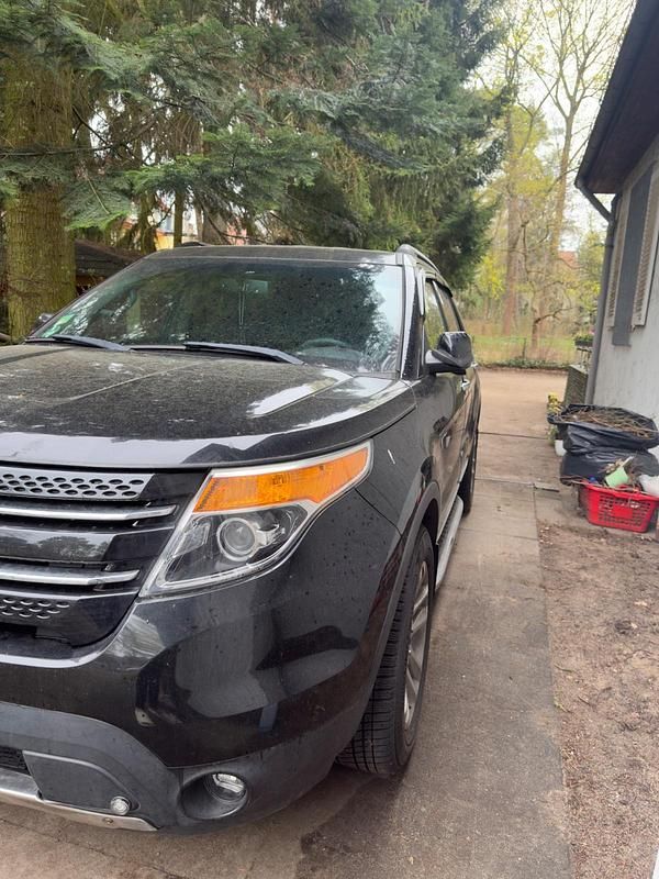 Second-hand Ford Explorer 240 CP (176 kW) 2013 Negru SUV