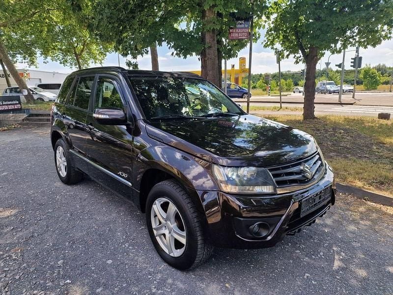 Braun Gebraucht 2013 Suzuki Grand Vitara SUV | 11.750 € (Guter Preis) - Bild 1/4