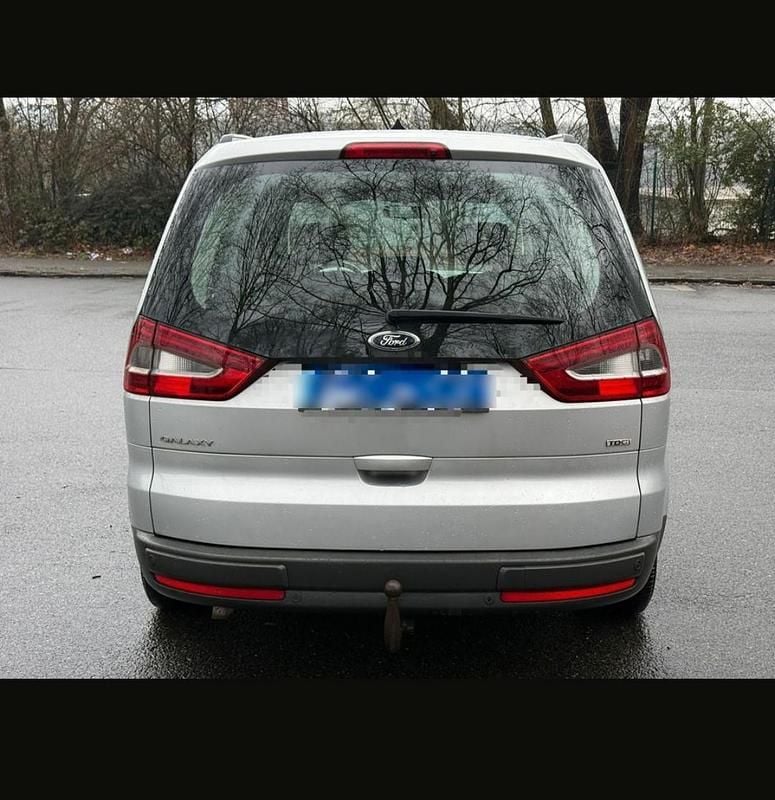 Gebraucht Ford Galaxy 140 PS (102 kW) 2010 Grau Van / Kleinbus