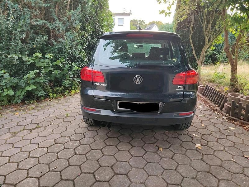 Gebraucht VW Tiguan 122 PS (89 kW) 2014 Schwarz SUV