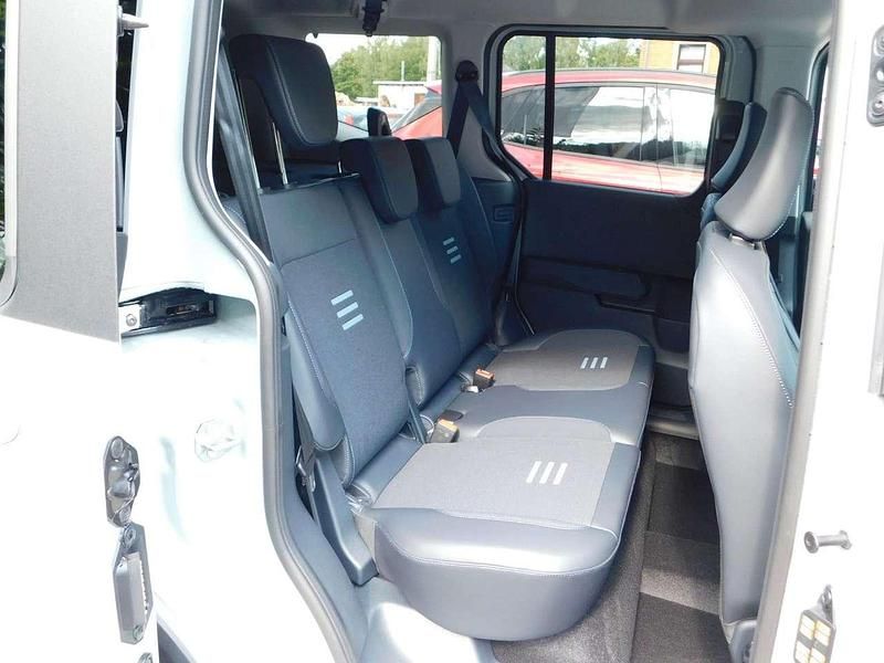 Neu Ford Tourneo Courier Active 125 PS (91 kW) 2025 Grau Van / Kleinbus