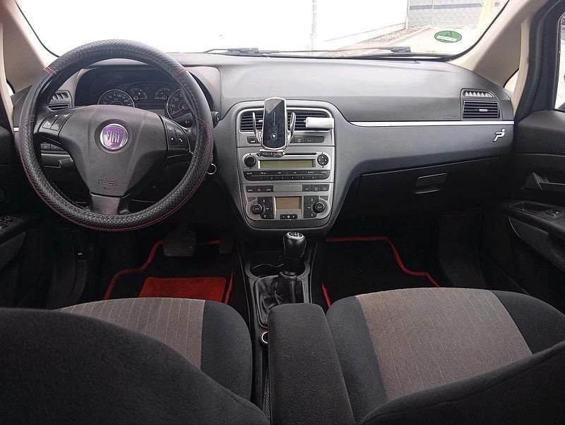 Gebraucht Fiat Grande Punto 95 PS (69 kW) 2008 Grau Kleinwagen