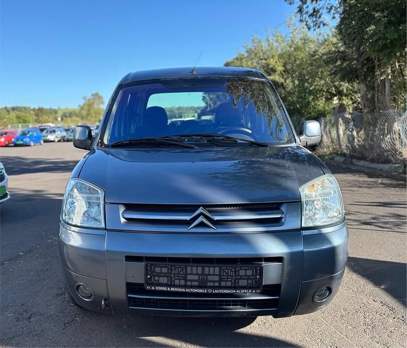 Blau Gebraucht 2006 Citroën Berlingo Kombi | 2.550 € (Etwas zu teuer) - Bild 1/4