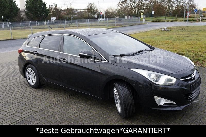 Gebraucht Hyundai i40 Comfort 135 PS (99 kW) 2012 Schwarz Kombi