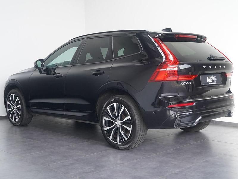 Gebraucht Volvo XC60 Plus 250 PS (183 kW) 2023 Schwarz SUV