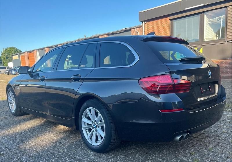 Gebraucht BMW 520 M Sport 190 PS (139 kW) 2015 Grau Limousine