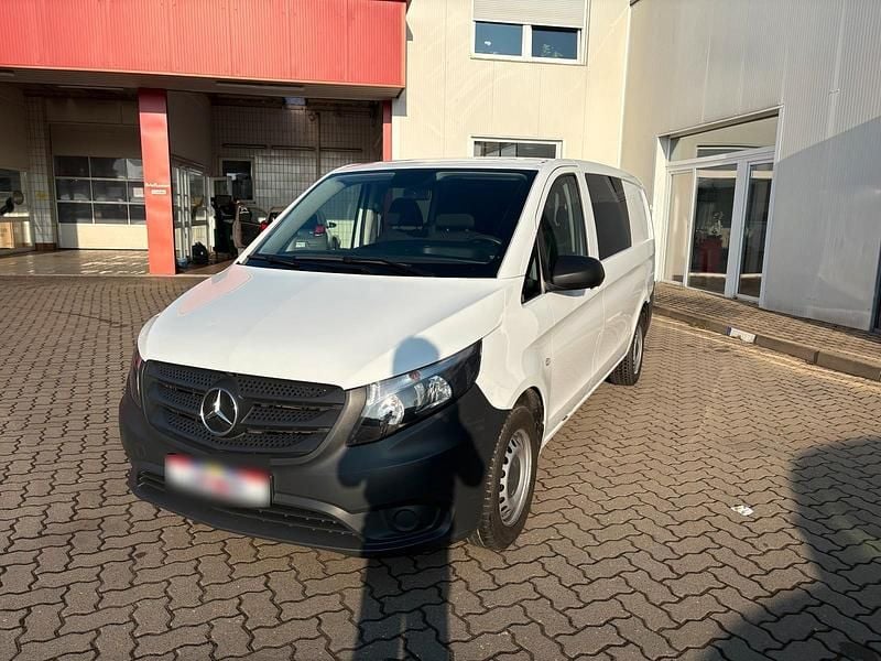 Gebraucht Mercedes Vito 115 PS (84 kW) 2017 Weiß Van