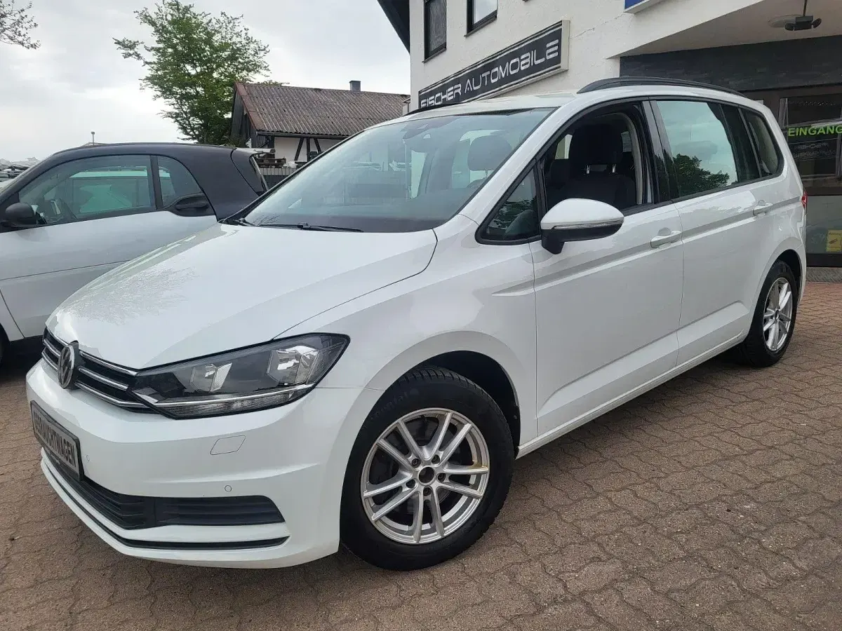 Gebraucht VW Touran 110 PS (80 kW) 2018 Weiß Van / Kleinbus