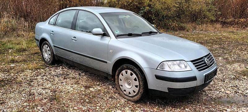 Silber Gebraucht 2002 VW Passat Limousine | 1.550 € (Fairer Preis) - Bild 1/4
