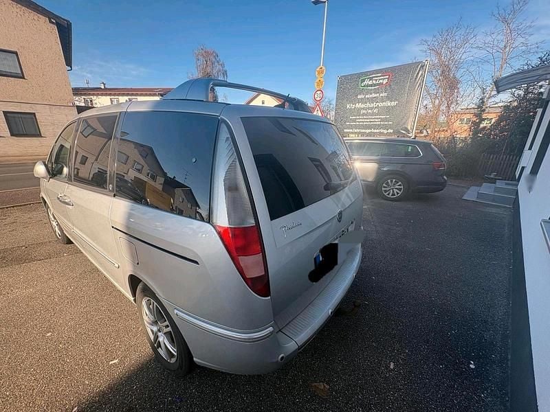 Gebraucht Lancia Phedra 177 PS (130 kW) 2010 Silber Van / Kleinbus
